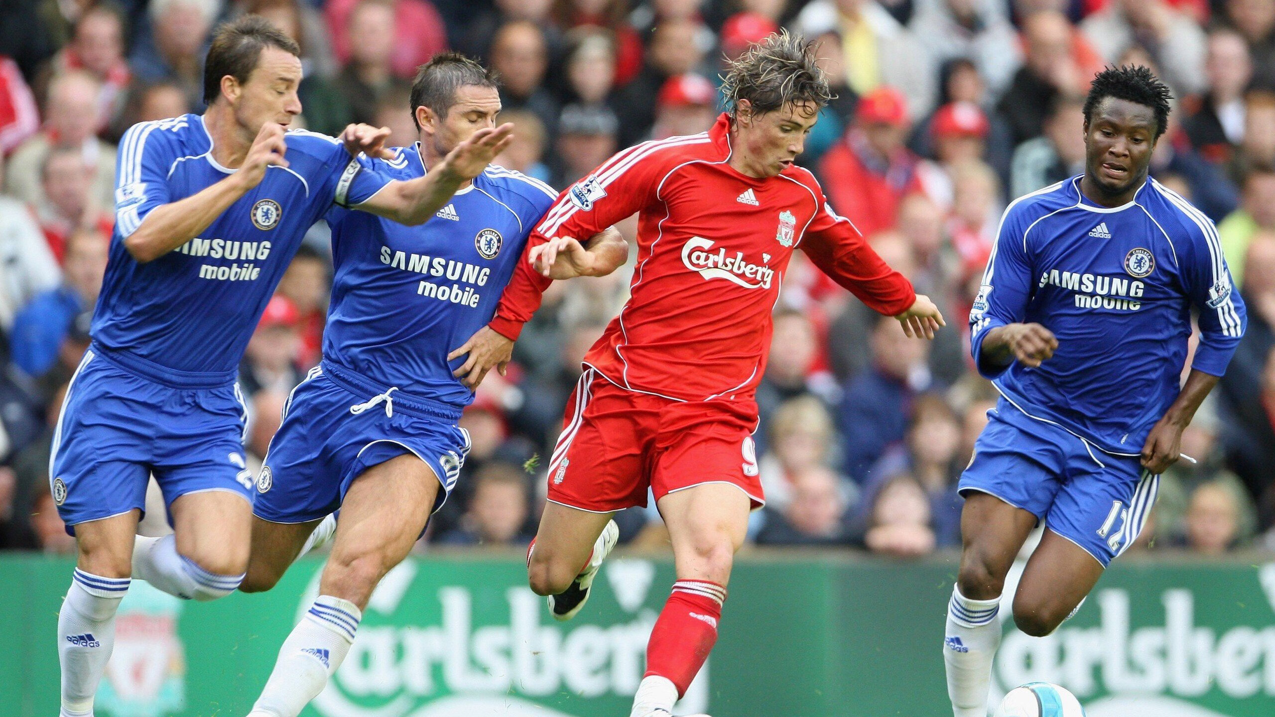 最佳瞬间：王强压哨三分点燃全场！